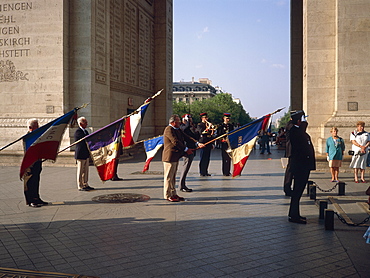 War veterans ceremony, Arc de Triomphe, Paris, France, Europe