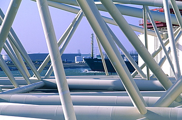 Netherlands, Rotterdam, The Keringhuis (Moving Barrier On River Meuse)