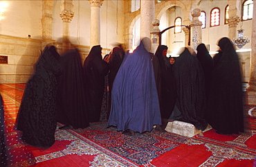 Syria, Damas, Omeyades Mosque, Veiled Women