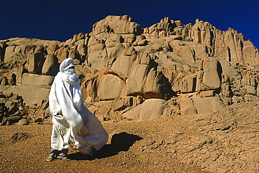 Algeria, Sahara, Hoggar, In The Atakor Mountains, Male Tuareg Dressed In White 