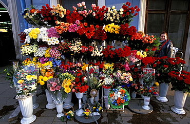 Russia, Saint Petersburg, Newsky Prospekt, Flowers Seller On The Sidewalk 