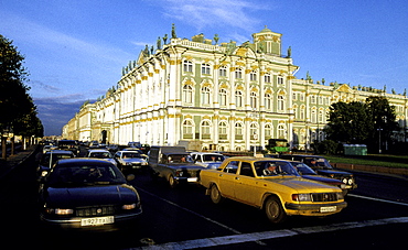 Russia, Saint Petersburg, Hermitage Museum In Winter Palace, Traffic On The Quay 