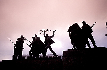 Russia, St-Petersburg, Victoria Square & Poulskovskaia, Monument To The Victory At Counterlight