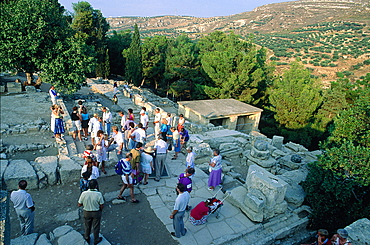 Greece, Crete, Heraklion, Knossos Palace Archaeological Site, Crowd Of Visitors