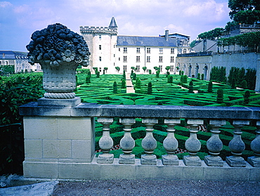 France, To Uraine Val-De-Loire, In Dre-Et-Loire, Villandry Renaissance Castle, The Famous Classical Gardens A La Francaise, Alley With Balustrade At Fore