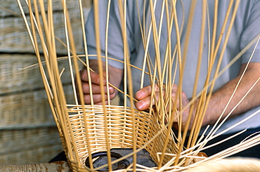 France, To Uraine Val-De-Loire, In Dre-Et-Loire, Traditional Making Of Baskets, Close Up 