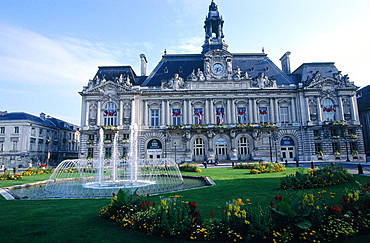 France, To Uraine Val-De-Loire, In Dre-Et-Loire, City Of To Urs, The City Hall And Gardens