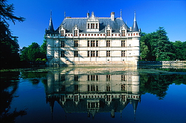 France, To Uraine Val-De-Loire, In Dre-Et-Loire, Azay-Le-Rideau, The Castle And Park, Facade On The Lake 