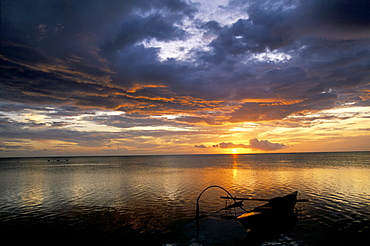 Sunset over the ocean, Tahiti, Society Islands, French Polynesia, Pacific