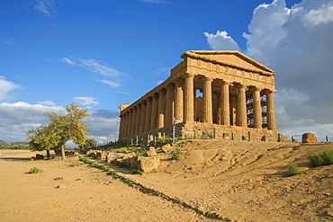 Temple of Concordia, Valley of the Temples, Agrigento, UNESCO World Heritage Site, Sicily, Italy, Europe