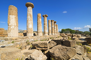 Remains of Temple of Heracles, Valley of the Temples, Agrigento, UNESCO World Heritage Site, Sicily, Italy, Europe