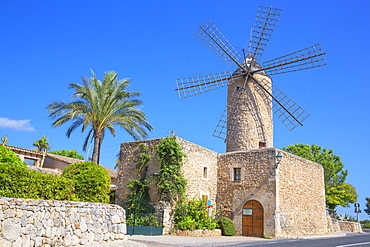 Windmill in Sineu, Mallorca (Majorca), Balearic Islands, Spain, Europe