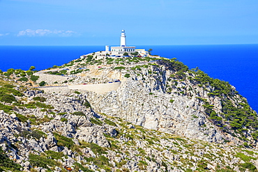 Lighthouse at Cap de Formentor, Mallorca (Majorca), Balearic Islands, Spain, Mediterranean, Europe