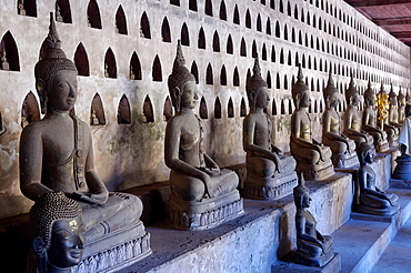 Buddha statues in the cloister or gallery surrounding the Sim, Wat Sisaket, Vientiane, Laos, Indochina, Southeast Asia, Asia