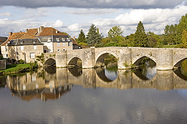 Bridge on the Gartempe River, Saint Savin sur Gartempe, Vienne, Poitou-Charentes, France, Europe