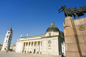 Statue of Grand Duke of Gediminas, cathedral and bell tower established in 13th century by King Mindaugas, rebuilt in 18th century by Laurynas Stuoka-Gucevicius, Old Town, UNESCO World Heritage Site, Vilnius, Lithuania, Baltic States