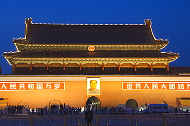 Gate of Heavenly Peace and portrait of Mao Zhe Dong, Tiananmen Square, Beijing, China, Asia