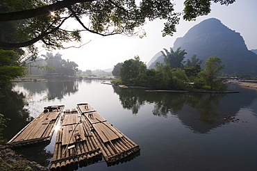 Karst limestone scenery on the Li river (Lijiang) in Yangshuo, near Guilin, Guangxi Province, China, Asia