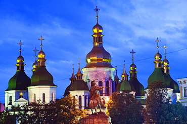 St. Sophia's Cathedral, built between 1017 and 1031 with baroque style domes, UNESCO World Heritage Site, Kiev, Ukraine, Europe