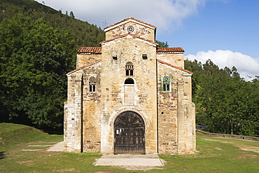 San Miguel de Lillo, 9th century Royal Chapel of Summer Palace of Ramiro I, remodelled in the 17th century, UNESCO World Heritage Site, Oviedo, Asturias, Spain, Europe