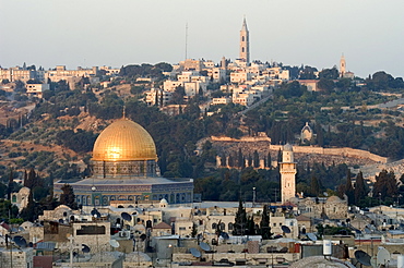 Dome of the Rock, Haram ash-Sharif (Temple Mount), Old Walled City, UNESCO World Heritage Site, and Mount of Olives, Jerusalem, Israel, Middle East