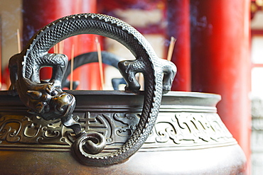 Incense burning, Buddha Tooth Relic Temple, Singapore, Southeast Asia, Asia