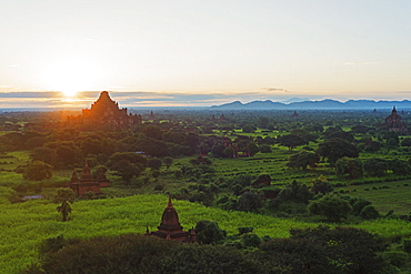 Temples on Bagan plain at sunrise, Bagan (Pagan), Myanmar (Burma), Asia