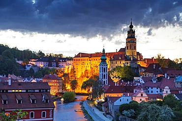 Cesky Krumlov Castle dating back to 1240, Cesky Krumlov, UNESCO World Heritage Site, South Bohemia, Czech Republic, Europe