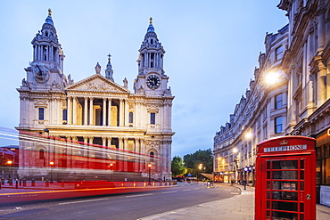 St. Paul's Cathedral and a London bus, London, England, United Kingdom, Europe