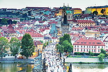 Charles Bridge, Prague, UNESCO World Heritage Site, Bohemia, Czech Republic, Europe