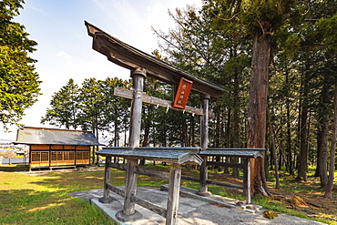 Harayama Jinja Shinto shrine, wooden torii gate with roofed beams, Nagano Prefecture, Honshu, Japan, Asia