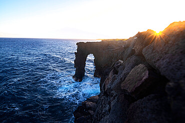 Holei lava sea arch, Hawaii Volcanoes National Park, UNESCO World Heritage Site, Big Island, Hawaii, United States of America, North America