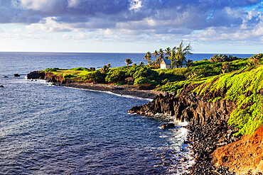 Coastal scenery on the road to Hana, Maui Island, Hawaii, United States of America, North America