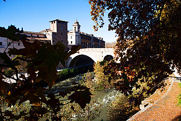 View of the oldest bridge in Rome, Ponte Fabricio (Fabricius Bridge), Rome, Lazio, Italy, Europe