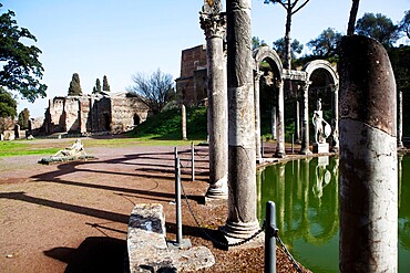 View of the grand thermal baths, Villa Adriana (Hadrian's Villa), UNESCO World Heritage Site, Tivoli, Lazio, Italy, Europe