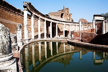 Maritime theatre, Villa Adriana (Hadrian's Villa), UNESCO World Heritage Site, Tivoli, Lazio, Italy, Europe