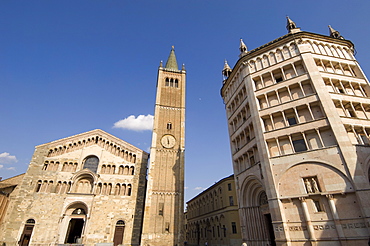 Duomo (Cathedral) and Baptistry, Parma, Emilia-Romagna, Italy, Europe