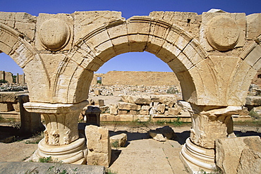 Arches, Severan Forum, archaeological site of Leptis Magna, UNESCO World Heritage Site, Tripolitania, Libya, North Africa, Africa