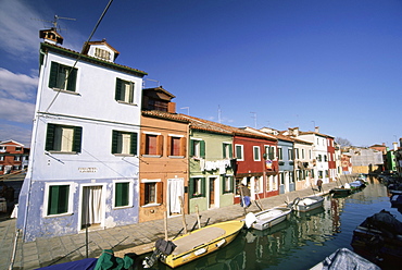 Houses on the waterfront, Burano, Venice, Veneto, Italy, Europe