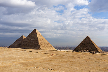 The pyramids of Cheops, Chephren and Mykerinos, UNESCO World Heritage Site, Giza, Egypt, North Africa, Africa