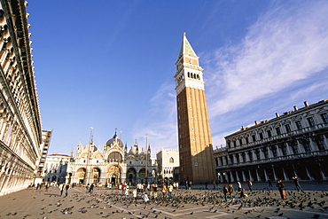 Piazza San Marco (St. Mark's Square), San Marco basilica (St. Mark's Christian basilica) and San Marco Campanile (St. Mark's belltower), Venice, UNESCO World Heritage Site, Veneto, Italy, Europe