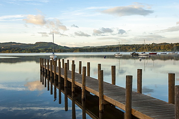 Jetty on Lake Windermere in Lake District, England, Europe