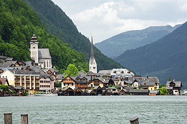 16th century Hallstatt, UNESCO World Heritage Site, on shore of Lake Hallstattersee, in Salzkammergut region of Austria, Europe