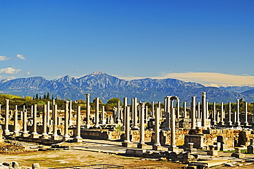 Ancient city of Perge and Taurus Mountains, Antalya Province, Anatolia, Turkey, Asia Minor, Eurasia