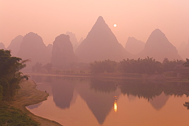 Li Jiang (Li River), Yangshuo, Guangxi Province, China, Asia