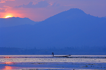 Fisherman on Inle Lake, Shan States, Myanmar (Burma), Asia