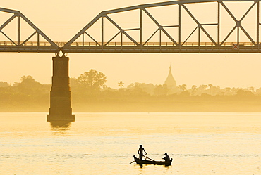 Boat and Ava Bridge (Inwa Sagaing Bridge), Ayeyarwaddy River, Myanmar (Burma), Asia