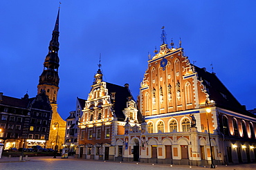 House of the Blackheads at night, Town Hall Square, Ratslaukums, Riga, Latvia, Baltic States, Europe