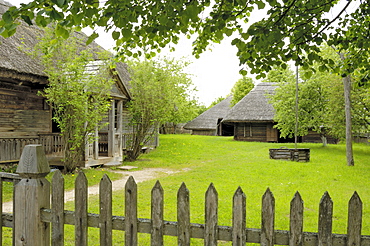 Traditional Lithuanian farmsteads from the Aukstaitija region, Lithuanian Open Air Museum, Rumsiskes, near Kaunas, Lithuania, Baltic States, Europe