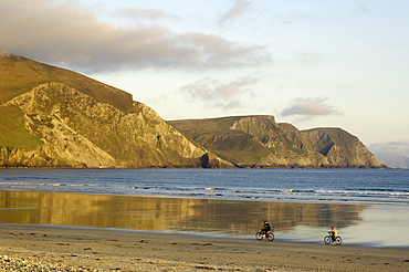 Minaun Cliffs from Keel beach, Achill Island, County Mayo, Connacht, Republic of Ireland (Eire), Europe